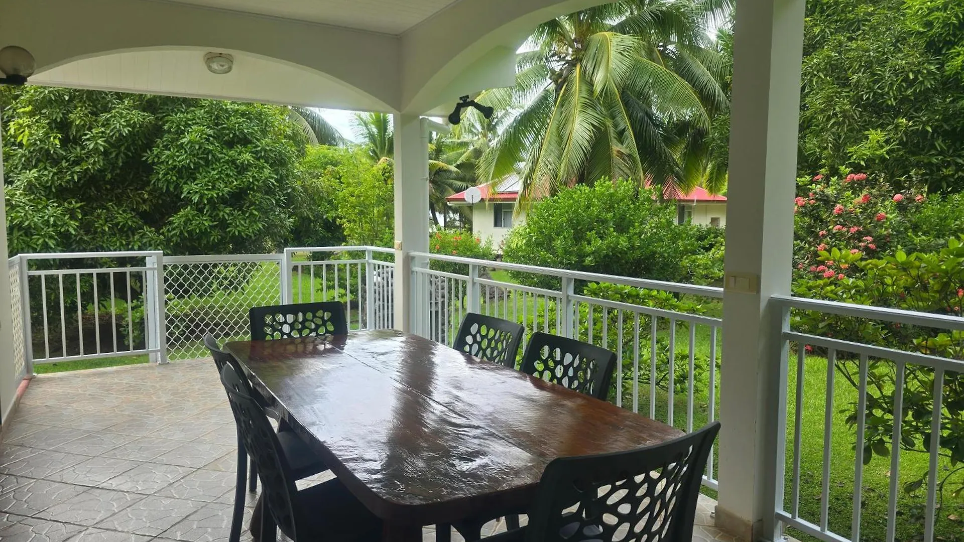 Villas Teakavehere - Fare Tipanier Maroe 0*,  French Polynesia